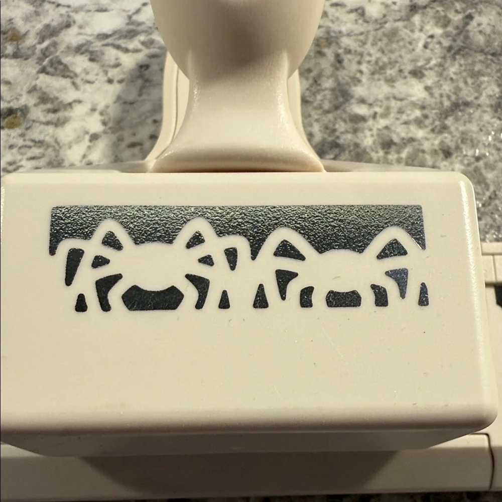 Martha Stewart Spider Paper Craft Punch - Picture 3 of 5
